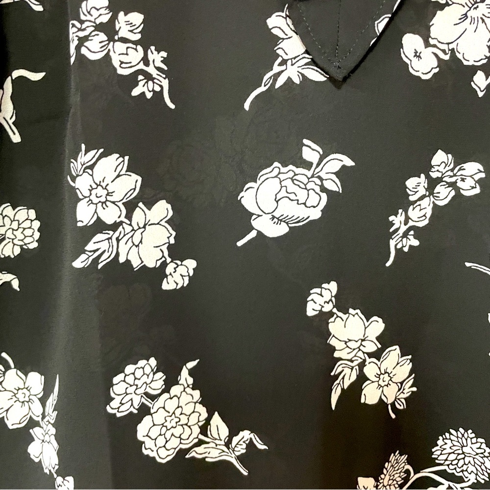 NWT LOFT Black And White Floral Sheer Sleeveless V-Neck Ruffle Blouse Sz XS - Picture 5 of 5